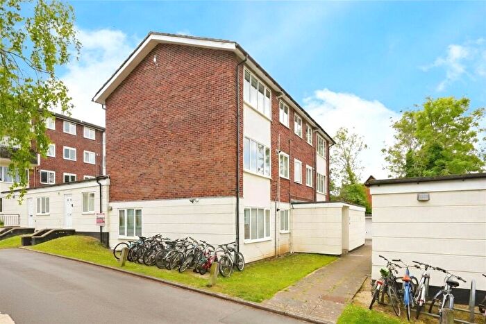 2 Bedroom Flat For Sale In Lizmans Court, Silkdale Close, Oxford, Oxfordshire, OX4