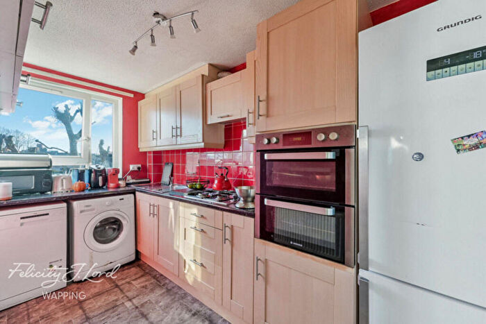 1 Bedroom Flat For Sale In Commercial Road, London, E1