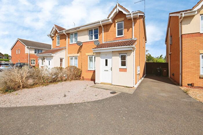 3 Bedroom Semi-Detached House For Sale In Swan Gardens, Peterborough, PE1