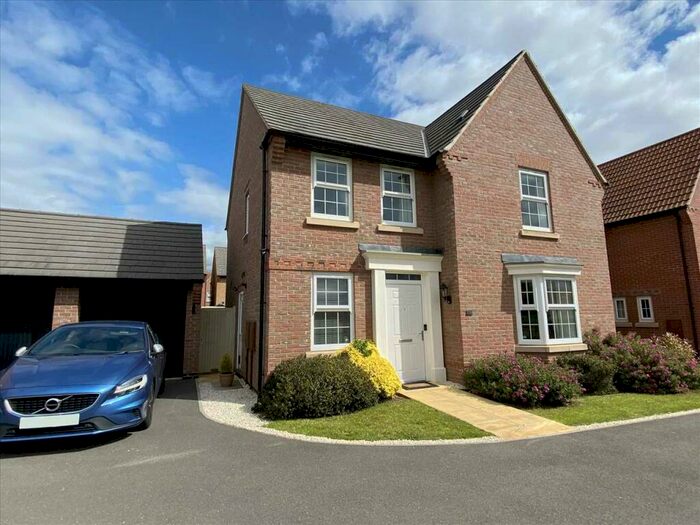 4 Bedroom Detached House For Sale In Stratten Park, Greylees, NG34