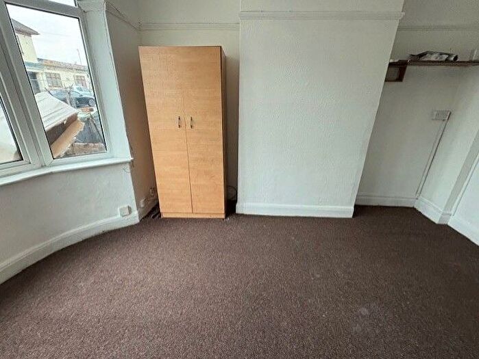 Studio To Rent In Kingsway, Luton, LU4