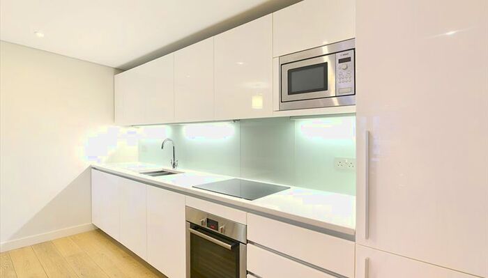 3 Bedroom Flat To Rent In Merchant Square East, Paddington, W2