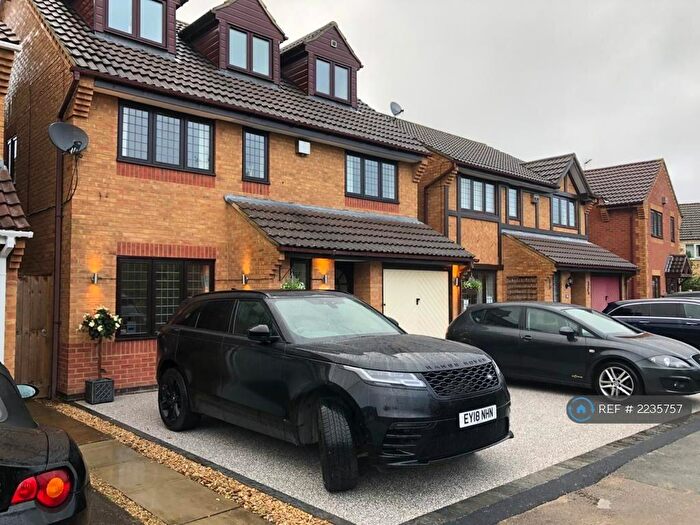 5 Bedroom Detached House To Rent In Ravencroft, Bicester, OX26