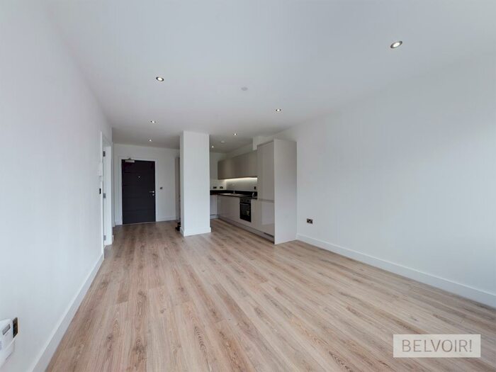 1 Bedroom Flat To Rent In Broadoaks, Streetsbrook Road, Birmingham, B91