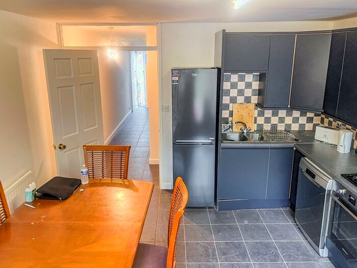4 Bedroom Town House To Rent In Coburg Crescent, Lambeth, SW2