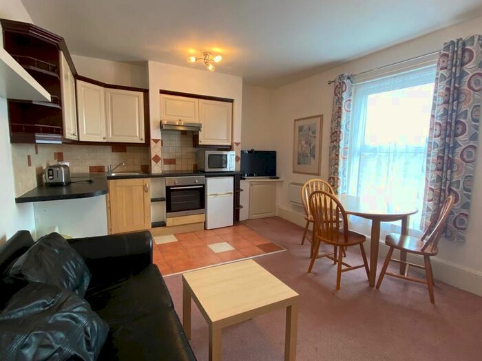 1 Bedroom Flat To Rent In Bridge Terrace, Albert Road South, Ocean Village, Southampton, SO14