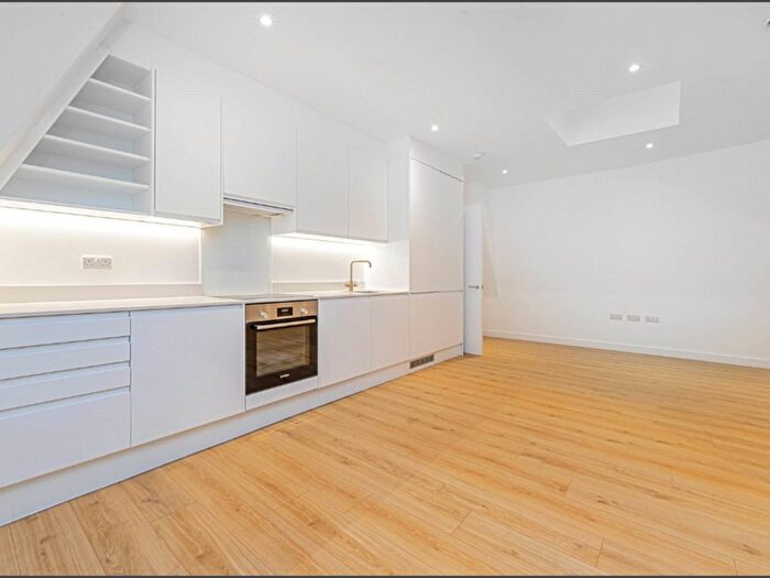 2 Bedroom Flat To Rent In Inglis Road, London, W5