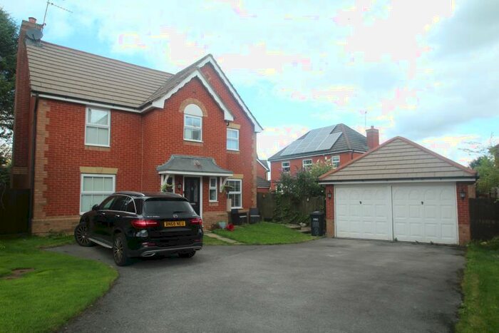 4 Bedroom Semi-Detached House To Rent In Birk Crag Court, Harrogate, HG3