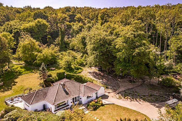 3 Bedroom Detached Bungalow For Sale In Pensylva, Streatley On Thames, RG8