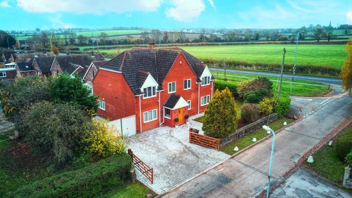 4 Bedroom Detached House For Sale In Livingstone Avenue, Long Lawford, CV23