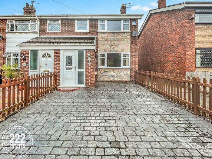 3 Bedroom Semi-Detached House To Rent In Fieldview Drive, Warrington, WA2