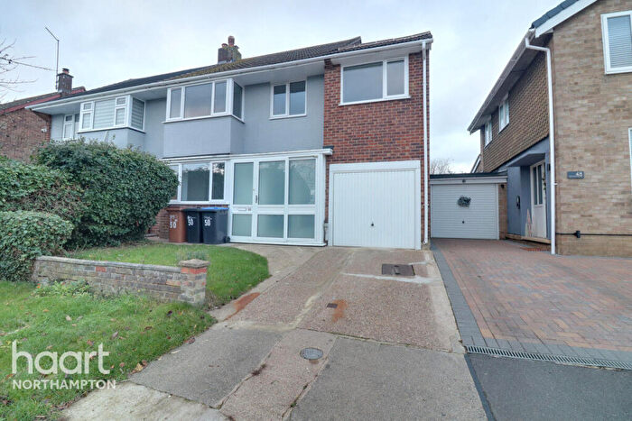 4 Bedroom Semi Detached House To Rent In Cotswold Avenue, Northampton, NN5