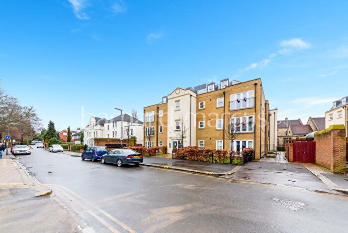2 Bedroom Apartment To Rent In The Parade, Epsom, KT18