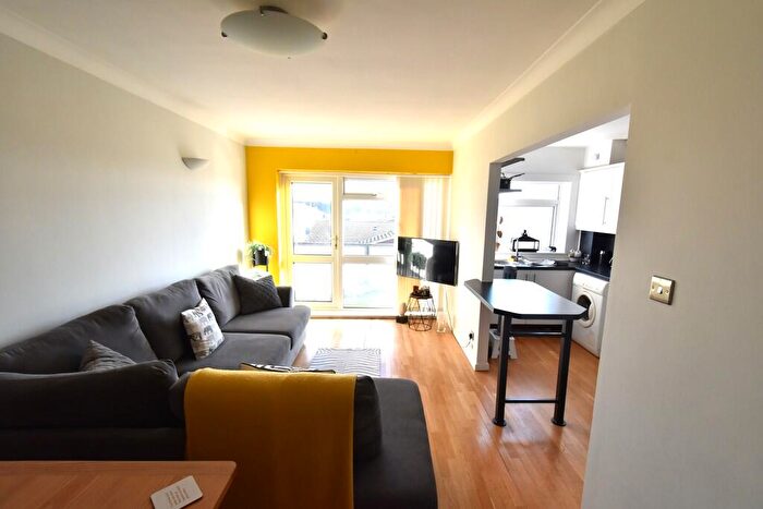 1 Bedroom Flat To Rent In Sutton Avenue, Peacehaven, BN10