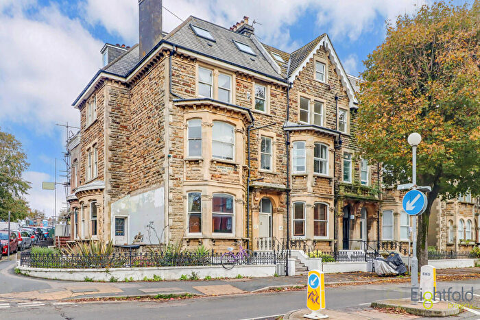 2 Bedroom Flat To Rent In Cromwell Road, Hove, BN3