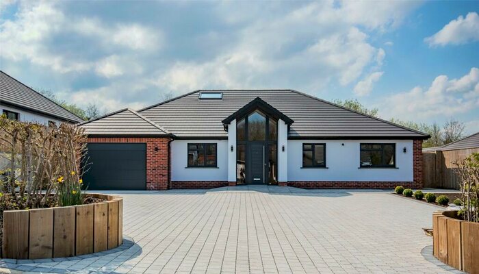 4 Bedroom Bungalow For Sale In Capel Dewi, Carmarthen, Carmarthenshire, SA32