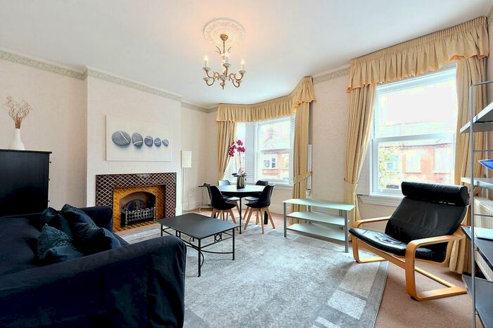 2 Bedroom Flat To Rent In Rudloe Road, Clapham, SW12