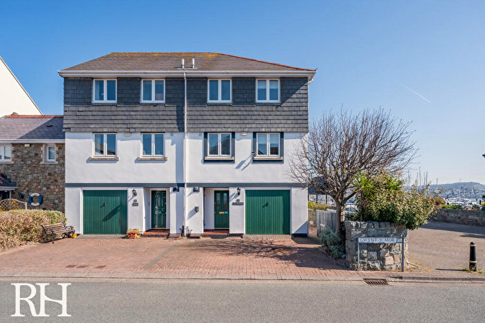 4 Bedroom Town House To Rent In Gwynt Y Mor, Conwy (Town), Conwy (County Of), LL32