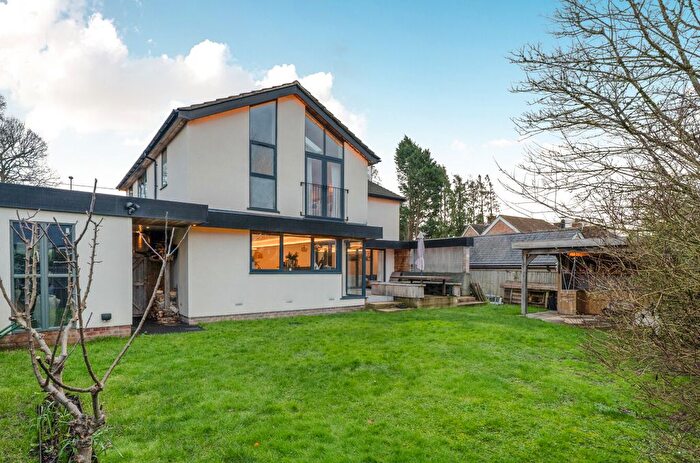 4 Bedroom Detached House For Sale In Cupernham Lane, Romsey, Hampshire, SO51