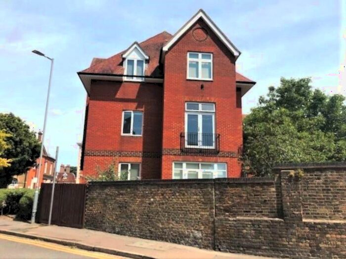 1 Bedroom Flat To Rent In Bluecoat Court, Hertford, SG14