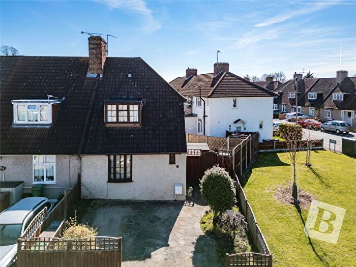 2 Bedroom End Of Terrace House For Sale In Winterbourne Road, Dagenham, RM8