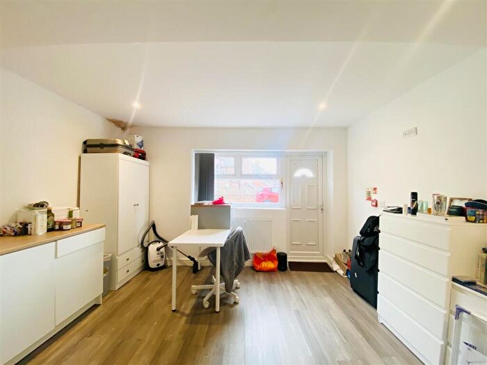 Studio To Rent In Derby Road, Nottingham, NG7
