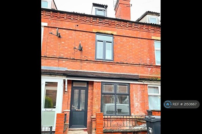 3 Bedroom Terraced House To Rent In Lodge Road, Redditch, B98