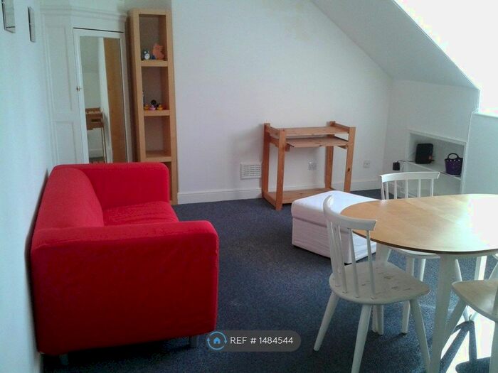 1 Bedroom Flat To Rent In Regent Park Terrace, Leeds, LS6