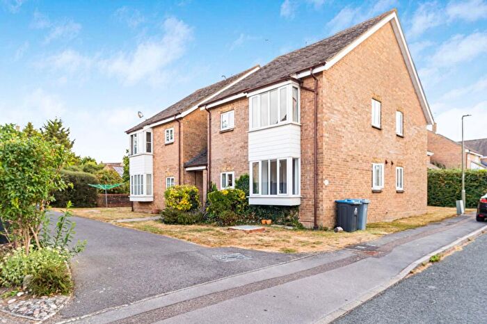1 Bedroom Apartment To Rent In Blakes Avenue, Witney, OX28