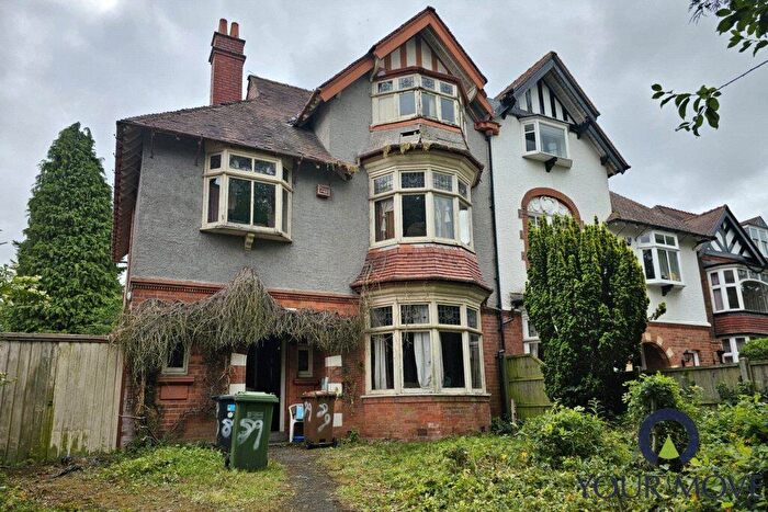 6 Bedroom Semi Detached House For Sale In Kineton Green Road, Solihull, West Midlands, B92
