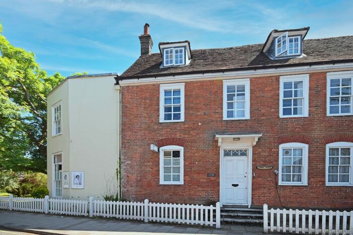 3 Bedroom Flat To Rent In George Lane, Hayes, Bromley, BR2