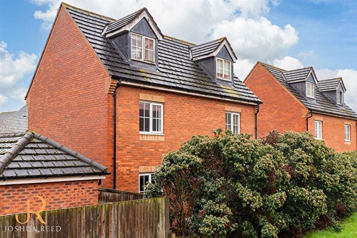 5 Bedroom Detached House For Sale In Walker Grove, Hatfield, AL10