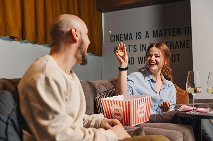 2 Bedroom Apartment To Rent In The Mercian, Broad Street, B15