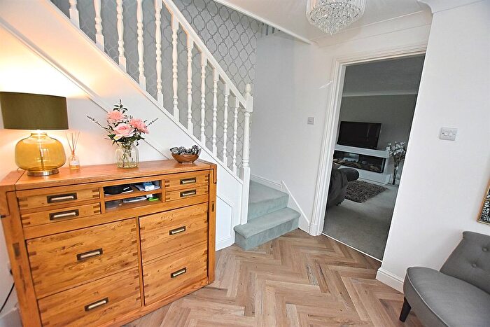 4 Bedroom Detached House For Sale In Needham Drive, Holmes Chapel, Crewe, CW4