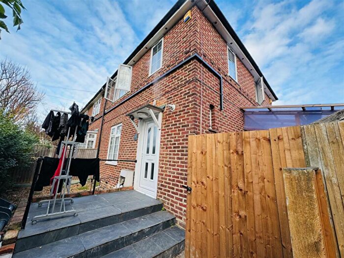 3 Bedroom End Of Terrace House For Sale In Orange Hill Road, Burnt Oak, HA8