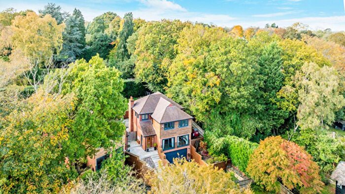 4 Bedroom Detached House For Sale In Roffes Lane, Chaldon, CR3