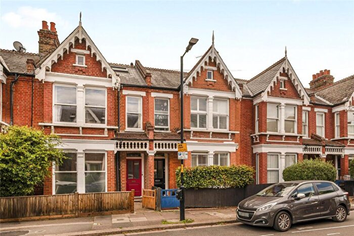 2 Bedroom Apartment For Sale In Tintagel Crescent, East Dulwich, London, SE22