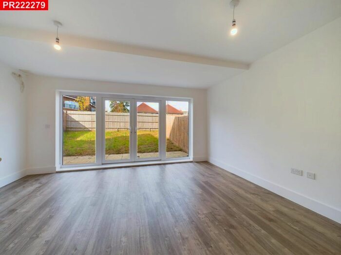 4 Bedroom Terraced House To Rent In Beatrice Square, Tadworth, KT20