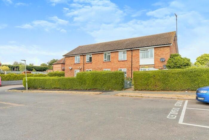 2 Bedroom Flat For Sale In Temple Lane, Tonwell, Ware, SG12