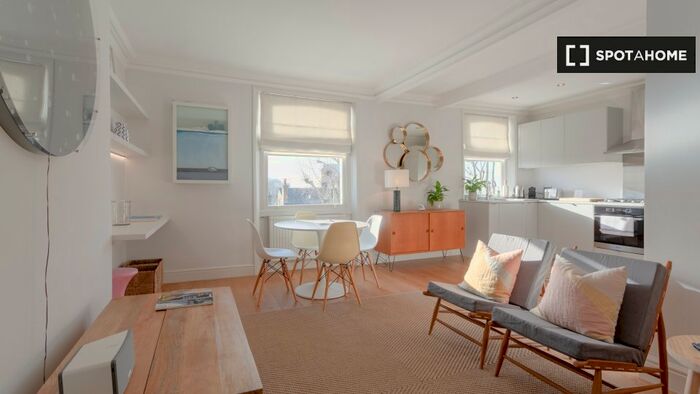2 Bedroom Flat To Rent In St Quintin Ave, W10