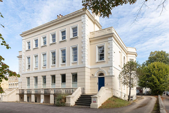 2 Bedroom Flat To Rent In London Road, Cheltenham, GL52