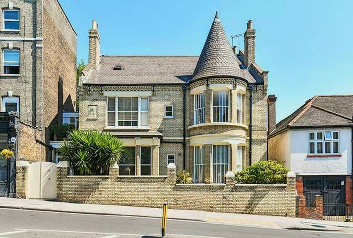 2 Bedroom Flat To Rent In Haverstock Hill, Belsize Park, NW3