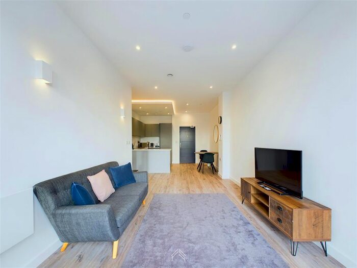 1 Bedroom Flat To Rent In Oxford Road, Uxbridge, UB8