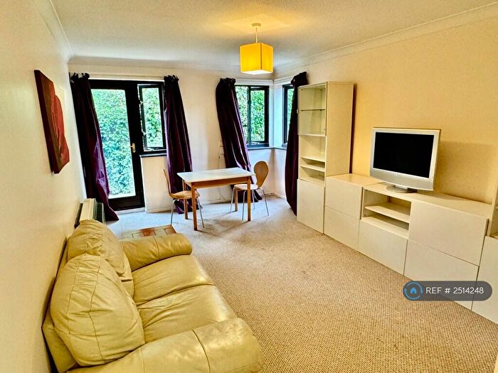 1 Bedroom Flat To Rent In Twickenham Court, Cambridge, CB4