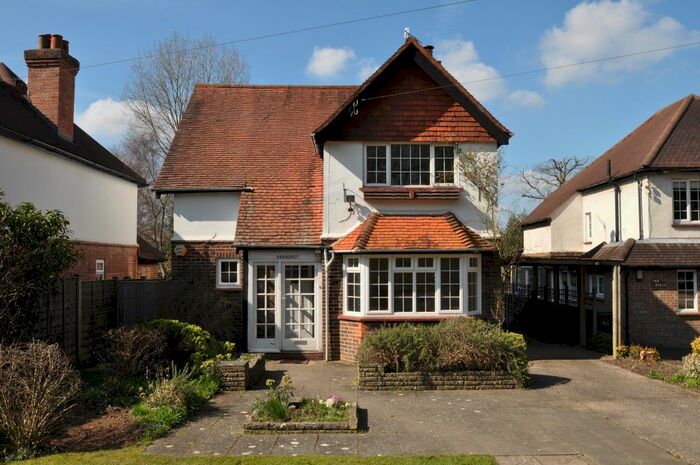 4 Bedroom Detached House To Rent In Stonebridge Fields, Shalford, Guildford, GU4