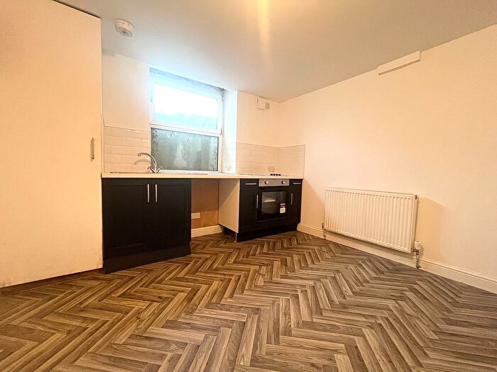 2 Bedroom Terraced House To Rent In Chelsea Street, Keighley, BD21