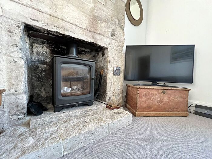 2 Bedroom Detached House For Sale In Artist Row, Fortuneswell, Portland, Dorset, DT5