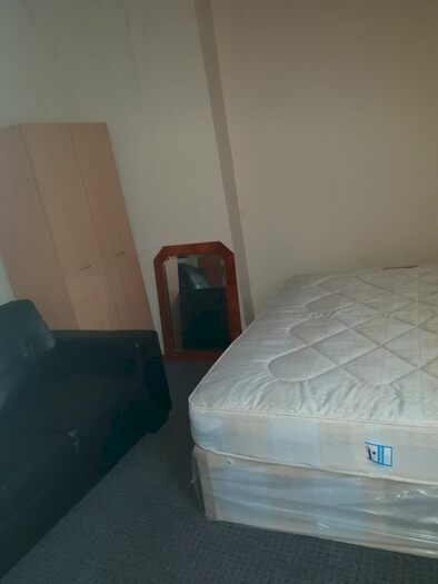 1 Bedroom Flat To Rent In Westgate Flat, Wakefield, WF2