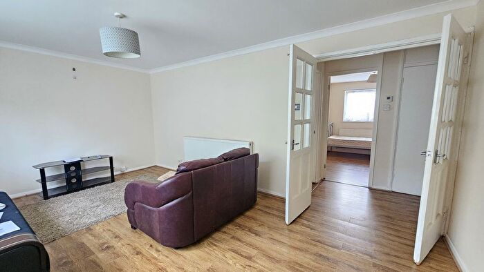 2 Bedroom Flat To Rent In Dormers Wells Lane, Southall, UB1