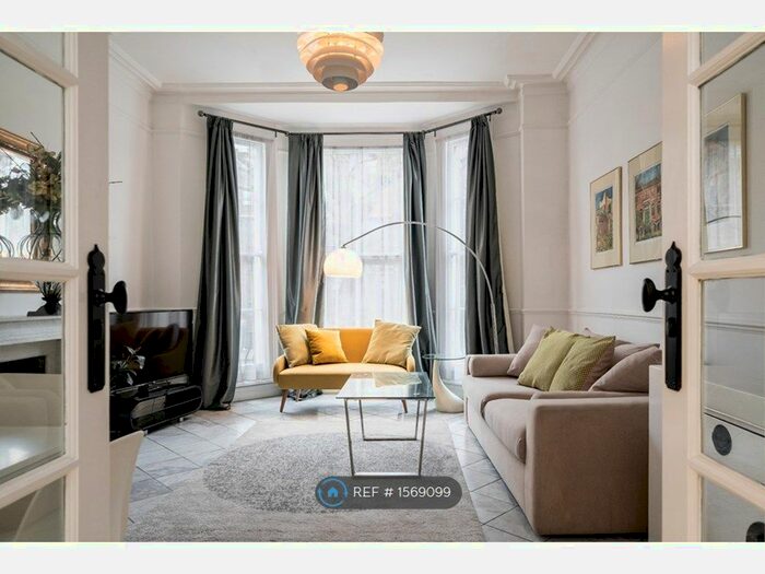 3 Bedroom Flat To Rent In Westbourne Park Road, London, W11